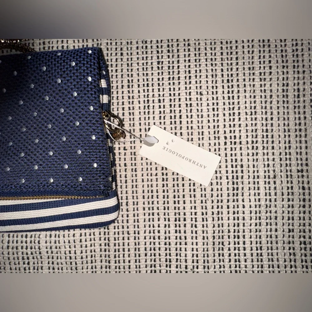 Deux Lux Elsa Fold Over Cross Body Purse Handbag‎ Navy White NWT